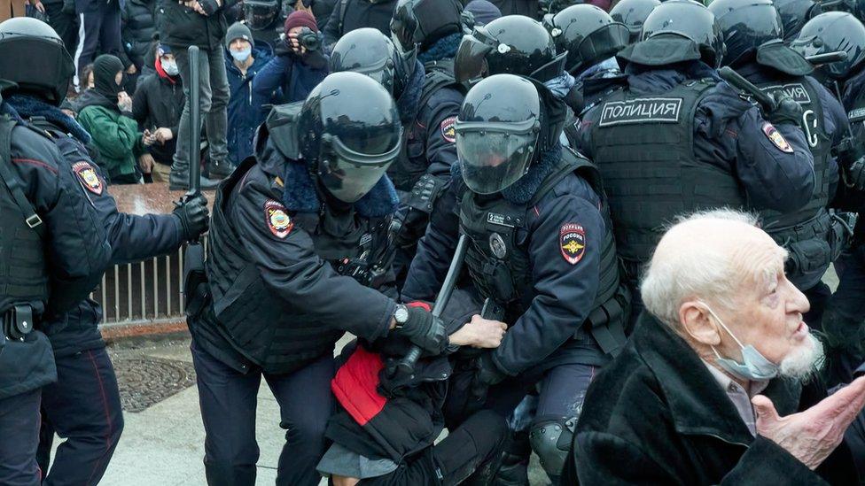 A man is detained in Moscow on 23 Jan 2021