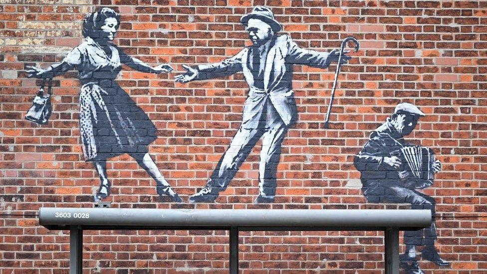 Possible Banksy mural featuring dancing couple in Great Yarmouth