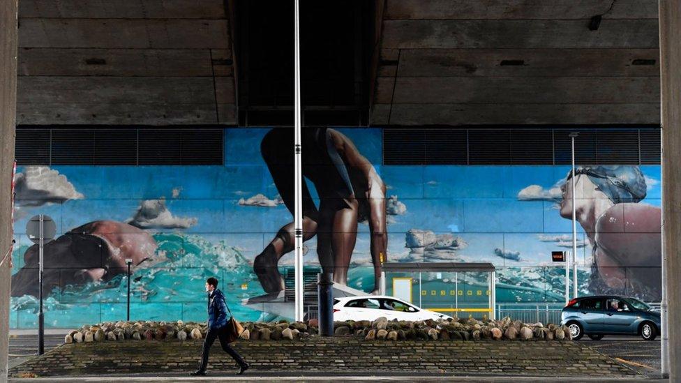 Mural on Kingston Bridge