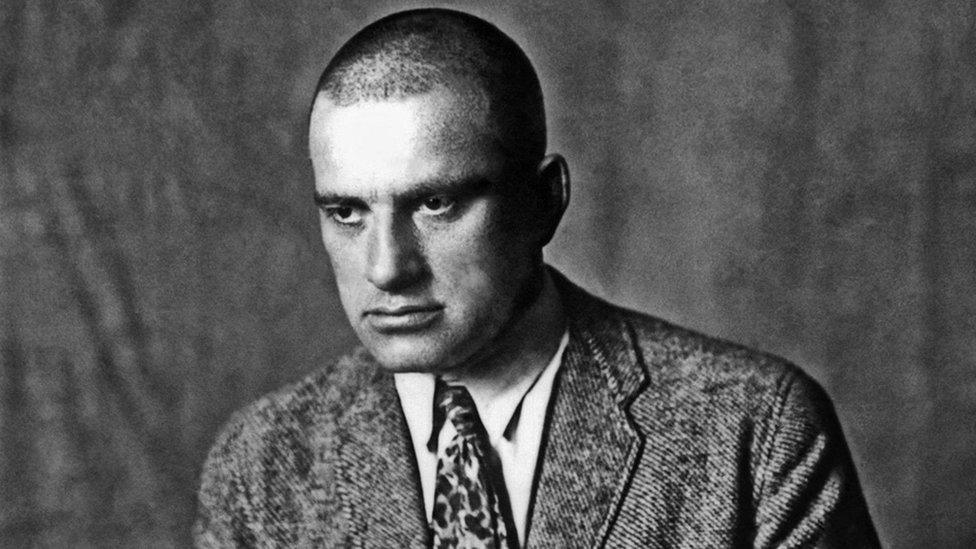 Vladimir Mayakovsky archive pic