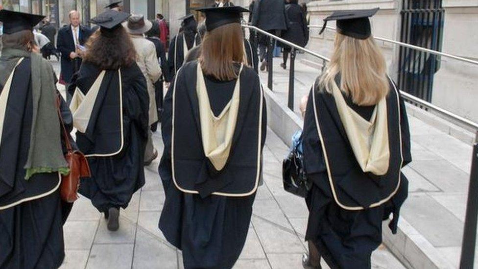 Female graduates at LSE