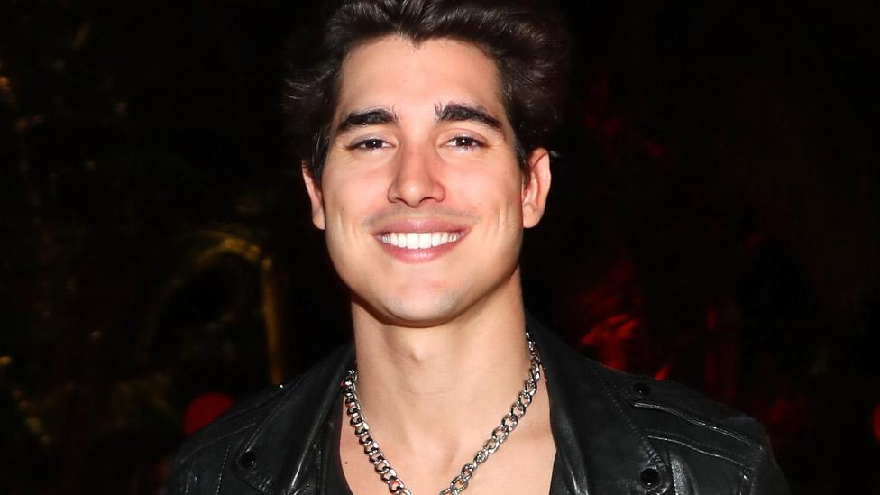 Henry Zaga