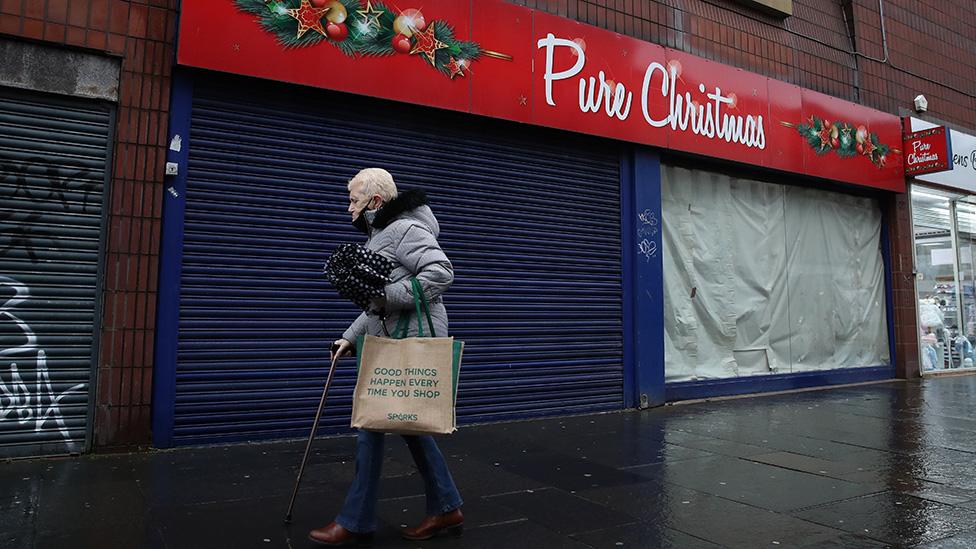 Shopper in Glasgow