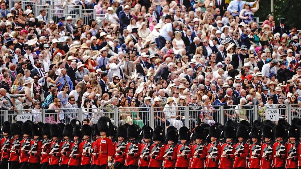 trooping the colour crowd