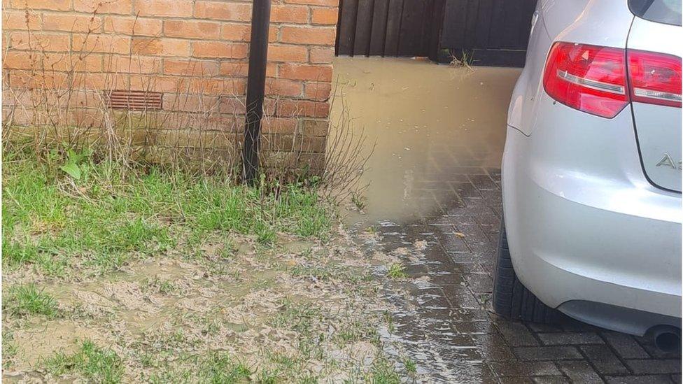 The sewage on Barn Owl Close, Luton