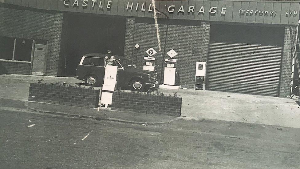 Castle Hill Garage in 1962