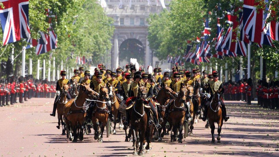 King's-Troop=Royal-Horse-Artillery.