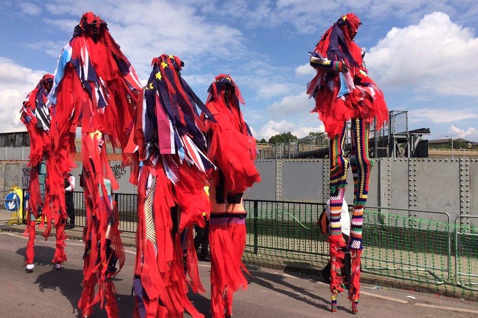 dancers on stilts