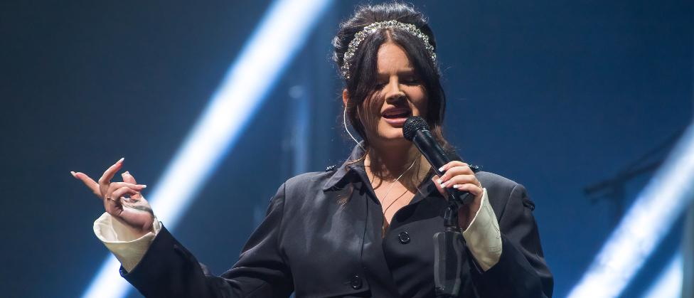 Lana Del Rey performs at Day 4 of Glastonbury Festival 2023 on June 24, 2023 in Glastonbury, England