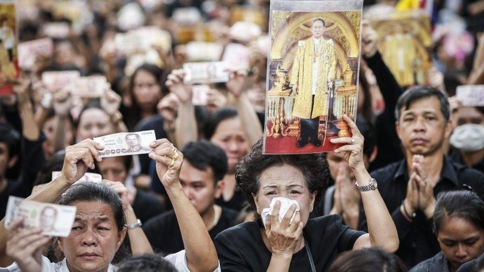 Thai people mourn the death of King Bhumibol Adulyadej