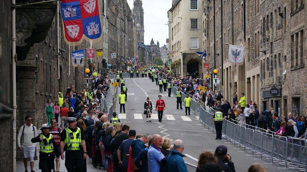 Crowds on the Royal Mile in Edinburgh