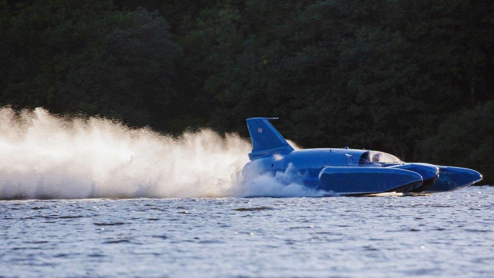 Bluebird running on Loch Fad in 2018