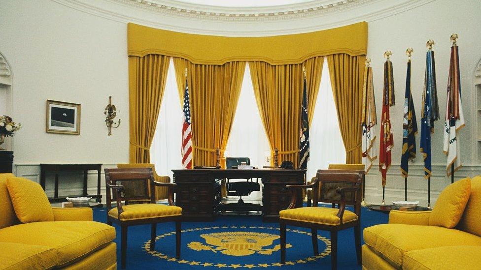 Picture of the White House Oval Office, taken in 1969