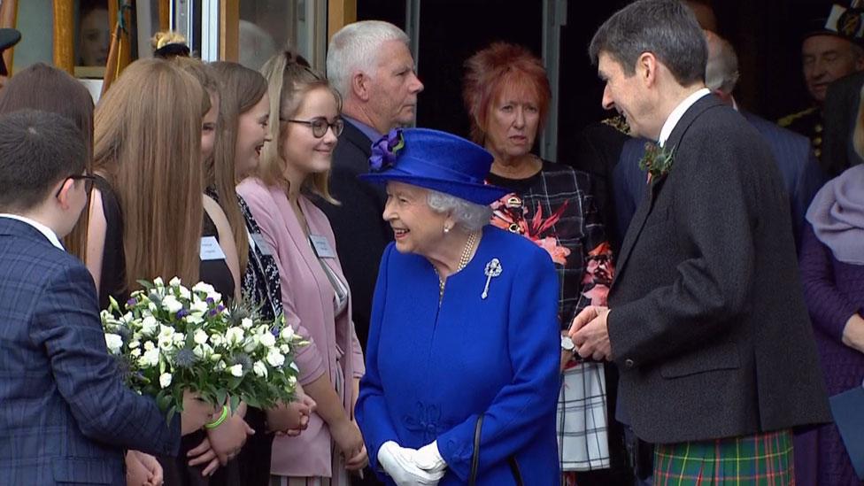 Queen leaves parliament