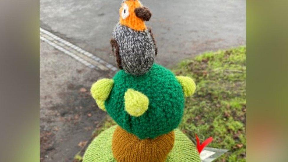 The knitted partridge in a pear tree