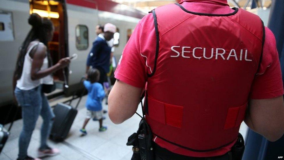 A railway security agent stands on the platform at the Zuid-Midi railway station in Brussels 22/08/2015