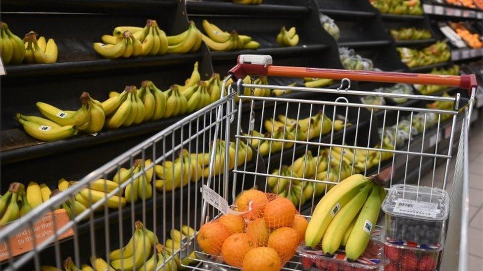 Shopping for fruit