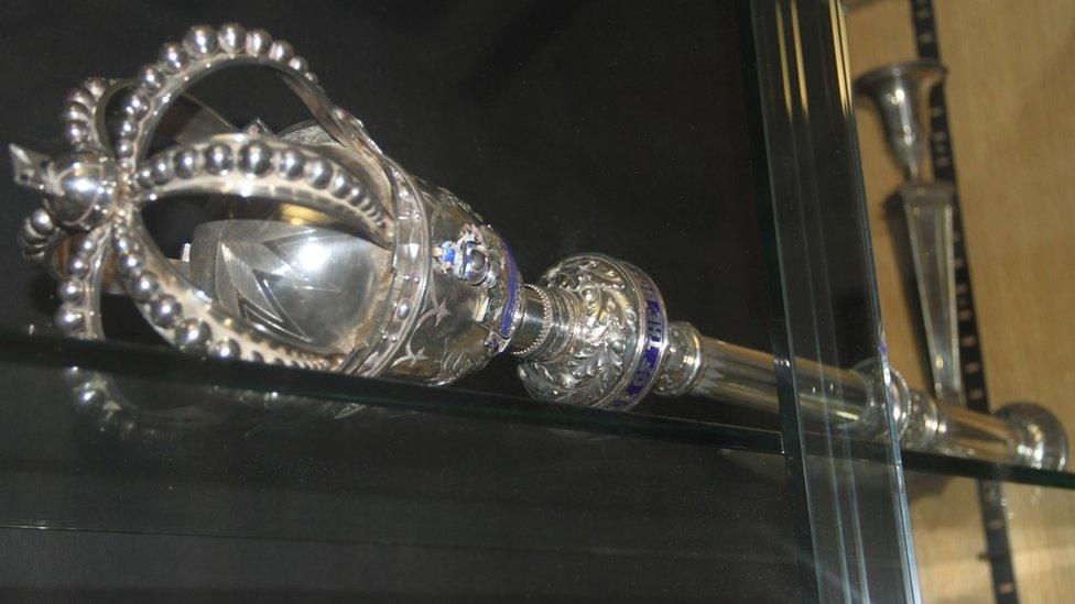 Darwen's mace