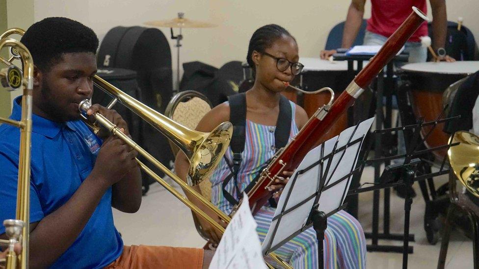 Orlando Gordon during a practice session with the brass section