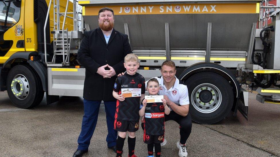 Cllr Seve Gomez-Aspron with Jonny Lomax and winners, George Nash, 7, and Oscar Nash, 4.