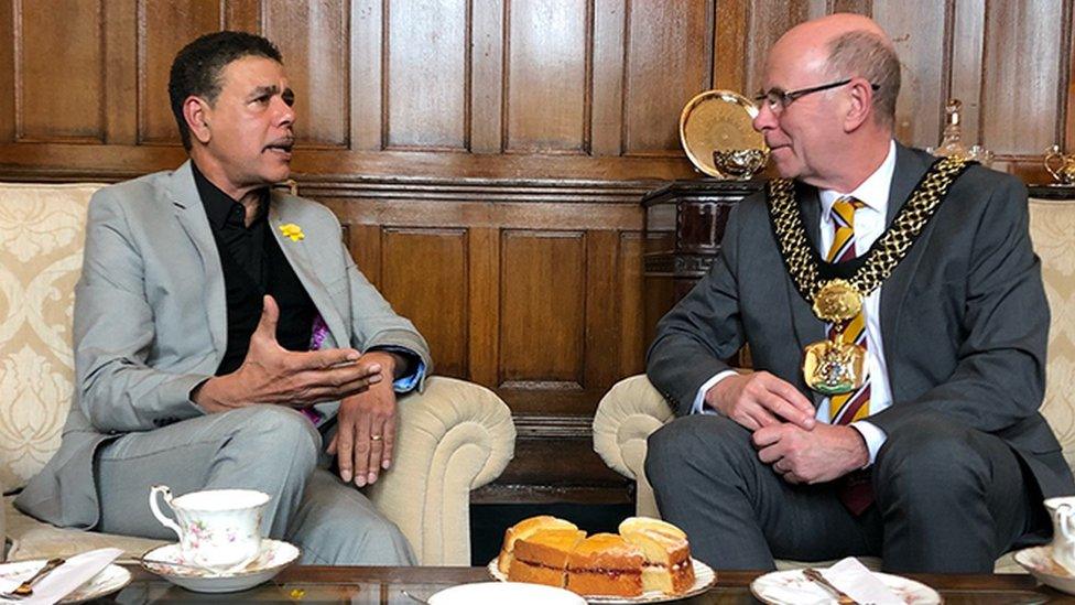 Chris Kamara and Lord Mayor martin Love