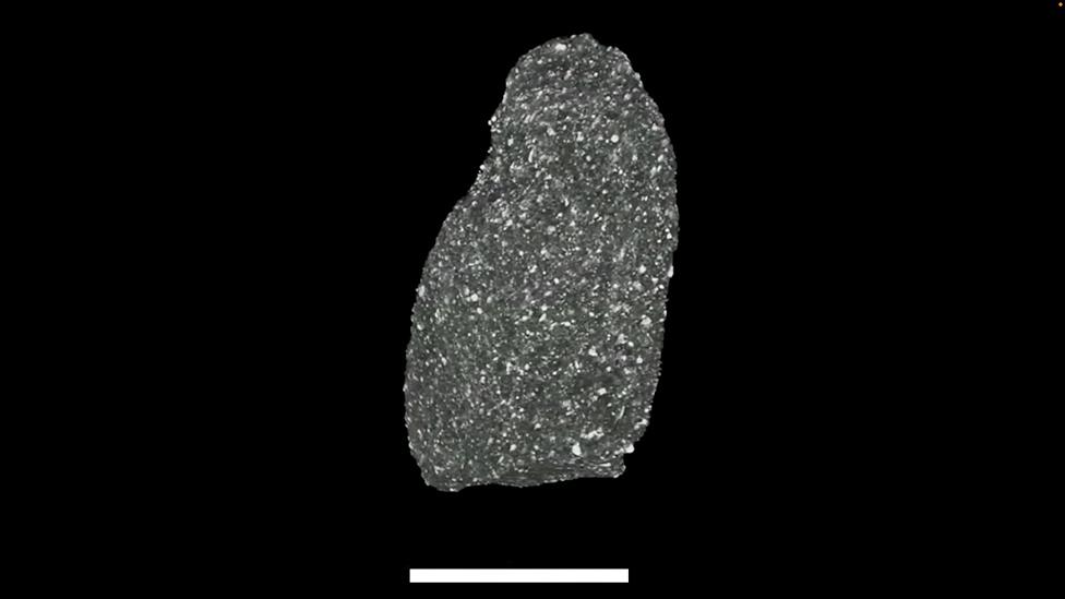 CT scan of a millimetre-sized grain