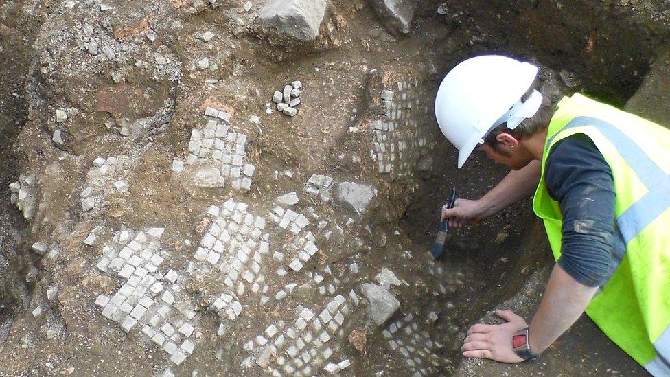 Mosaics found in Leicester