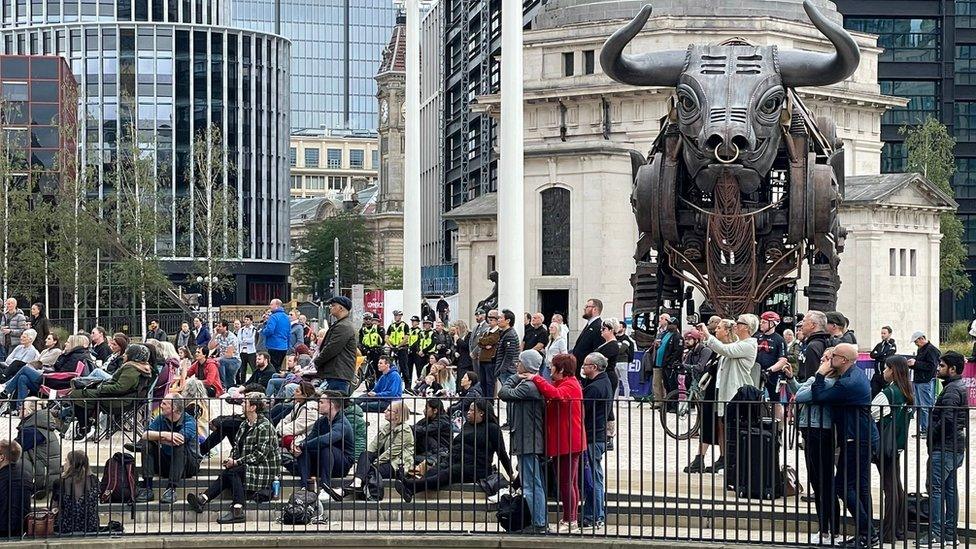 Crowds gather in Birmingham to watch the Queen's funeral