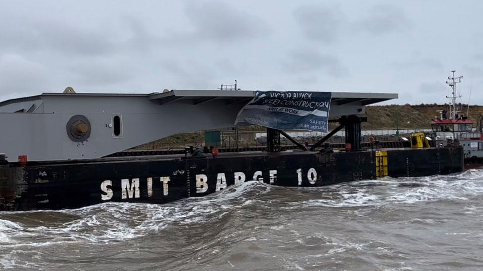 Bridge arrives by sea, Great Yarmouth