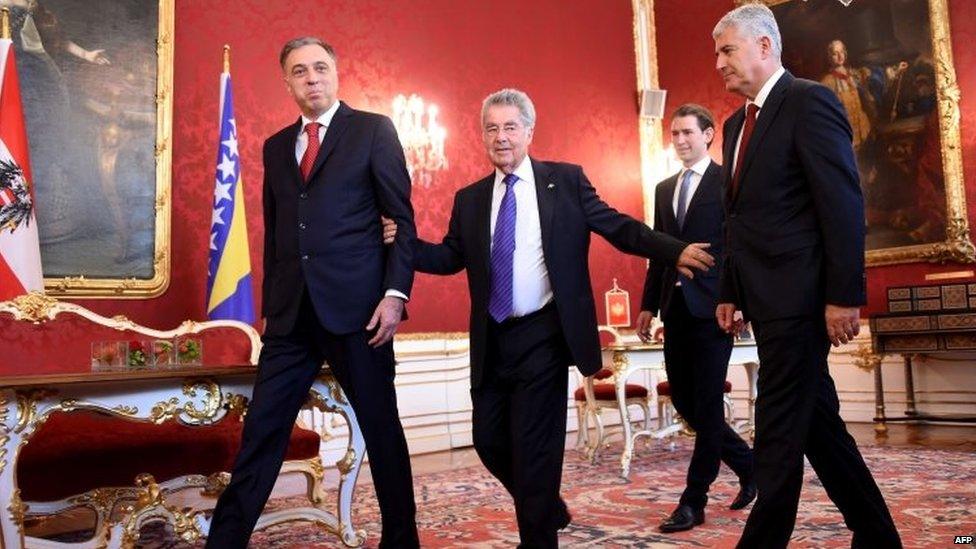 Montenegro's President Filip Vujanovic (left) , Austrian President Heinz Fischer (second on the left), Austrian Foreign Minister Sebastian Kurz (second on the right) and head of the Bosnian Presidency Dragan Covic (right) on the eve of the Western Balkan Summit in Vienna (26 August 2015)