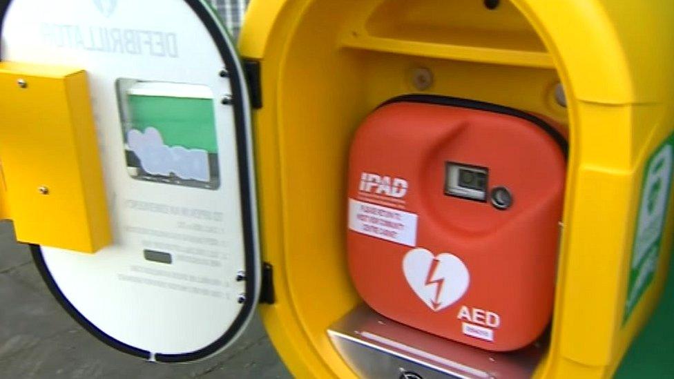 Defibrillator