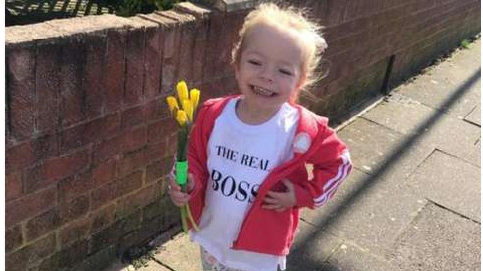 girl-delivering-flowers.