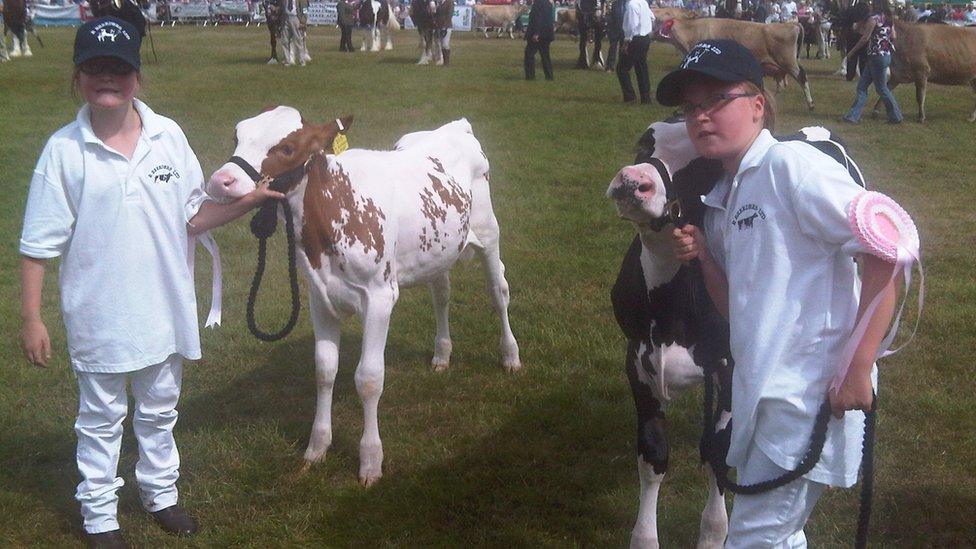 The twins at a show