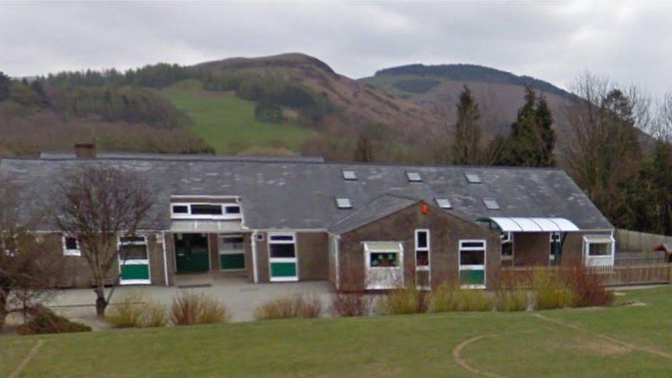 Ysgol Glantwymyn