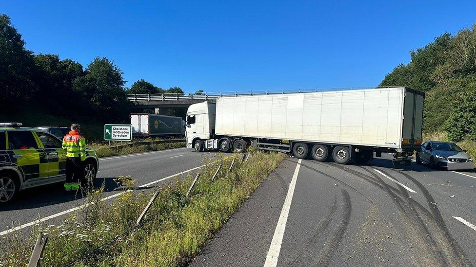 Lorry crash on the A43