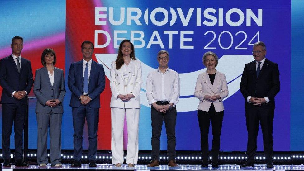 Italian PM Sandro Gozi (3l), German PM Terry Reintke, Austrian PM Walter Baier, European Commission president Ursula Von der Leyen and EU Commissioner for Jobs and Social Rights, Nicolas Schmit pose for the photographer during the Eurovision debate between the lead candidates for EU Commission Presidency, Thursday 23 May 2024