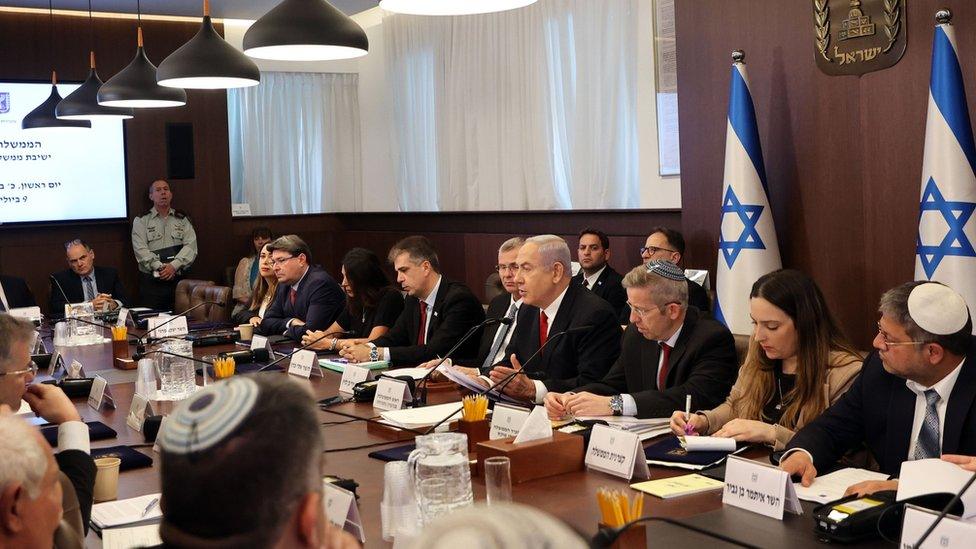 Israeli Prime Minister Benjamin Netanyahu (4th from right) chairs a weekly cabinet meeting in Jerusalem (9 July 2023)