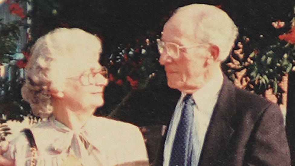 Edna and Victor Barnett image from the funeral order of service