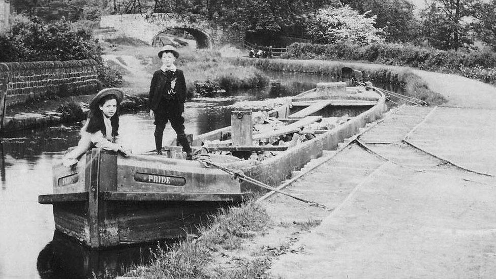 Chesterfield working boat