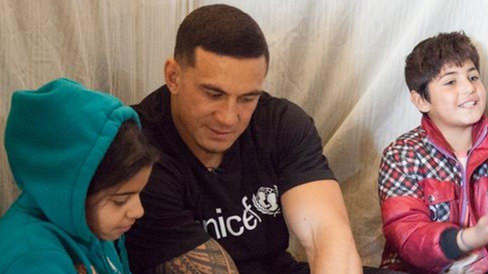 Sonny Bill Williams meets Syrian refugees in Lebanon (Unicef photo)