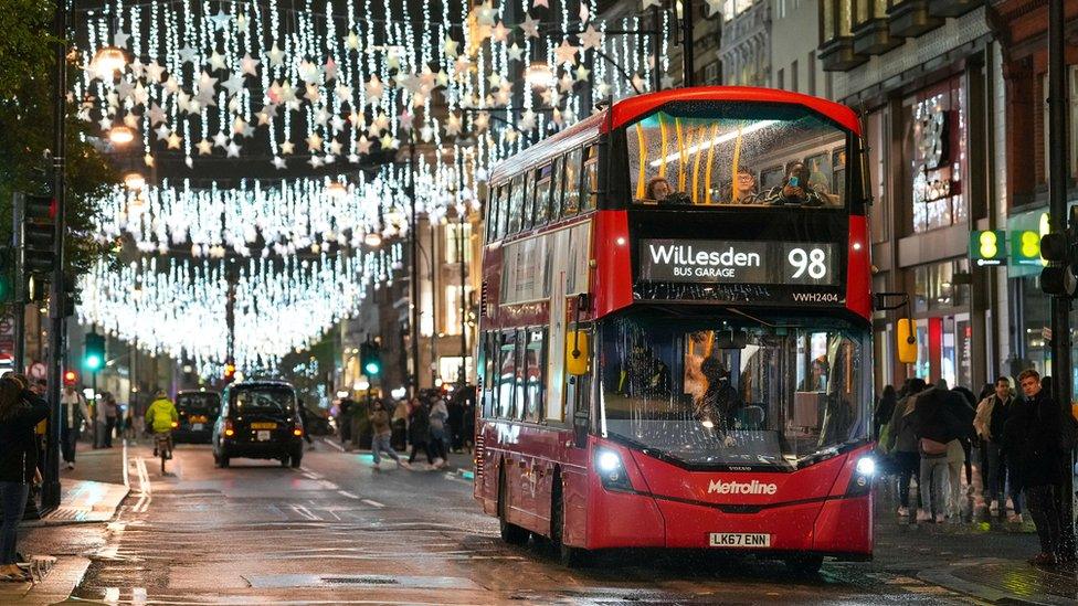 Metroline bus