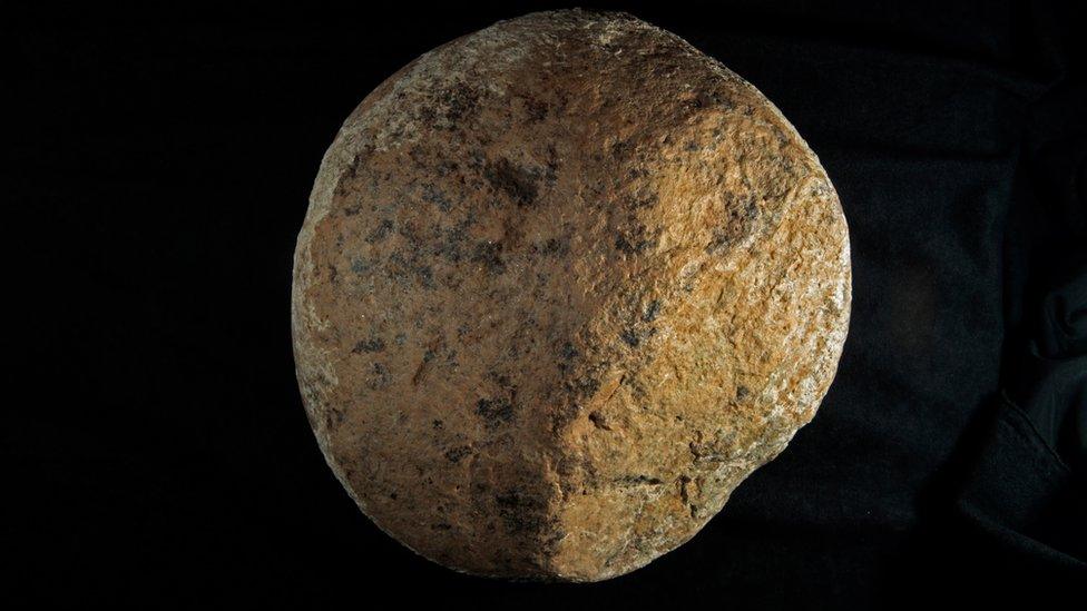 Possible hammerstone