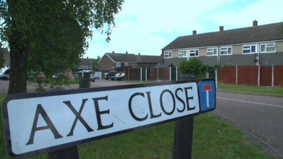 Axe Close