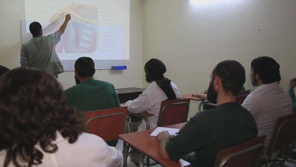 Scene from IS recruitment video