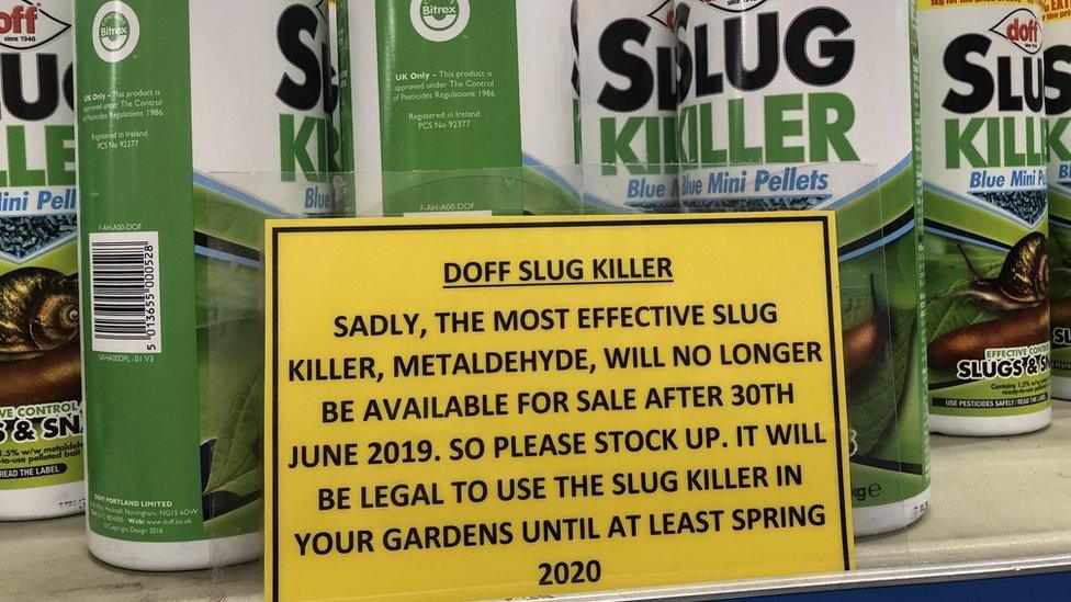 Slug pellet sign