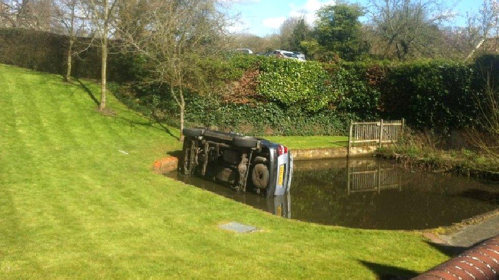 The car found itself in Castle Pond , Framlingham