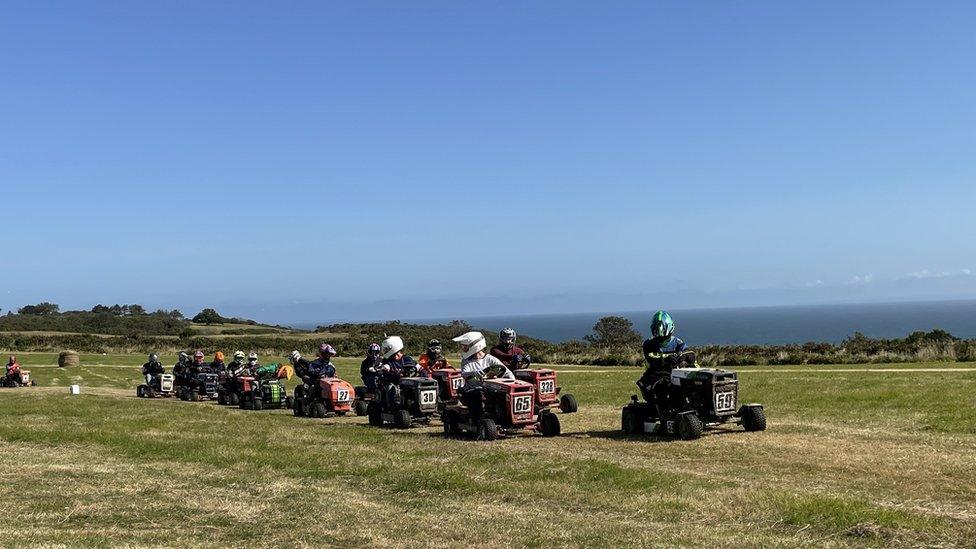 Lawnmower racing