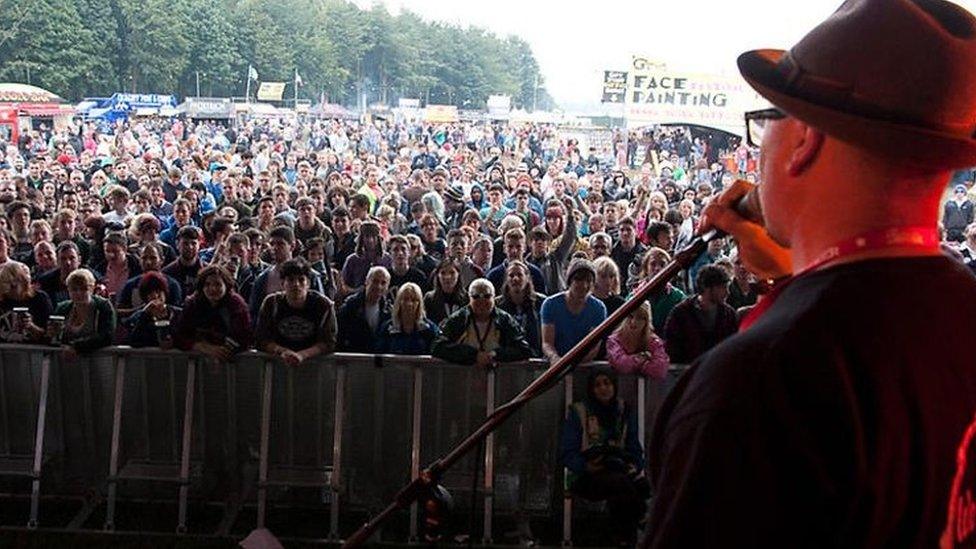 Leeds Festival crowd picture