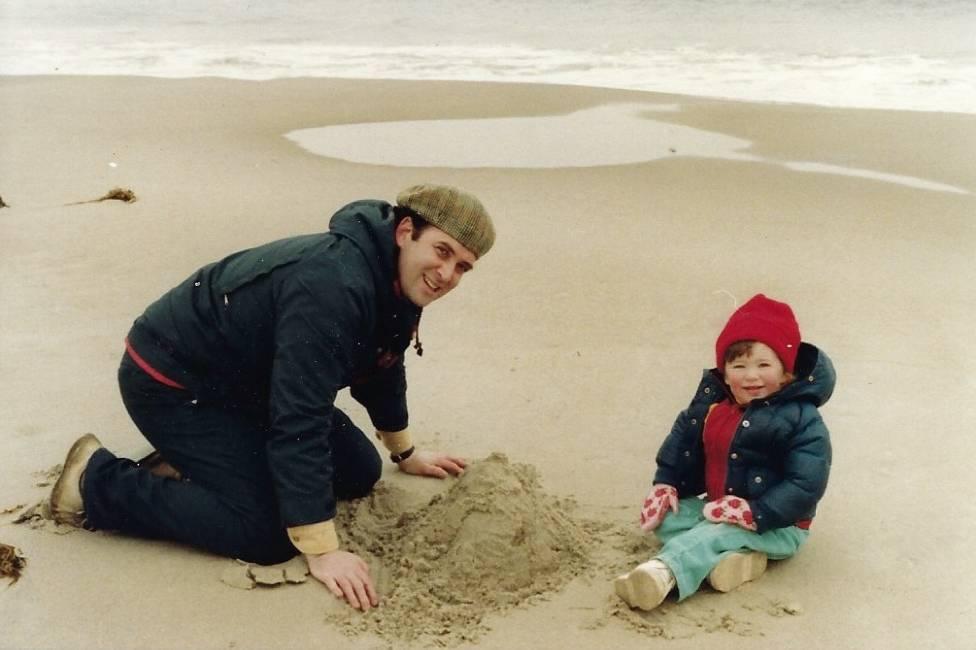 Ira and Sara Faith Alterman (aged around one) on the beach