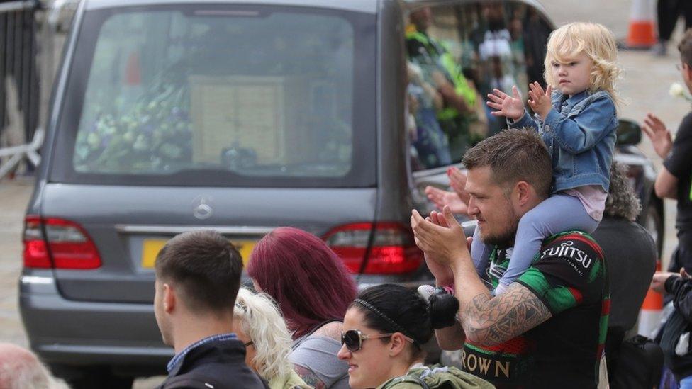 Jo Cox funeral mourners